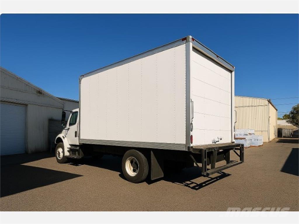 Freightliner M2 106 탑차 트럭