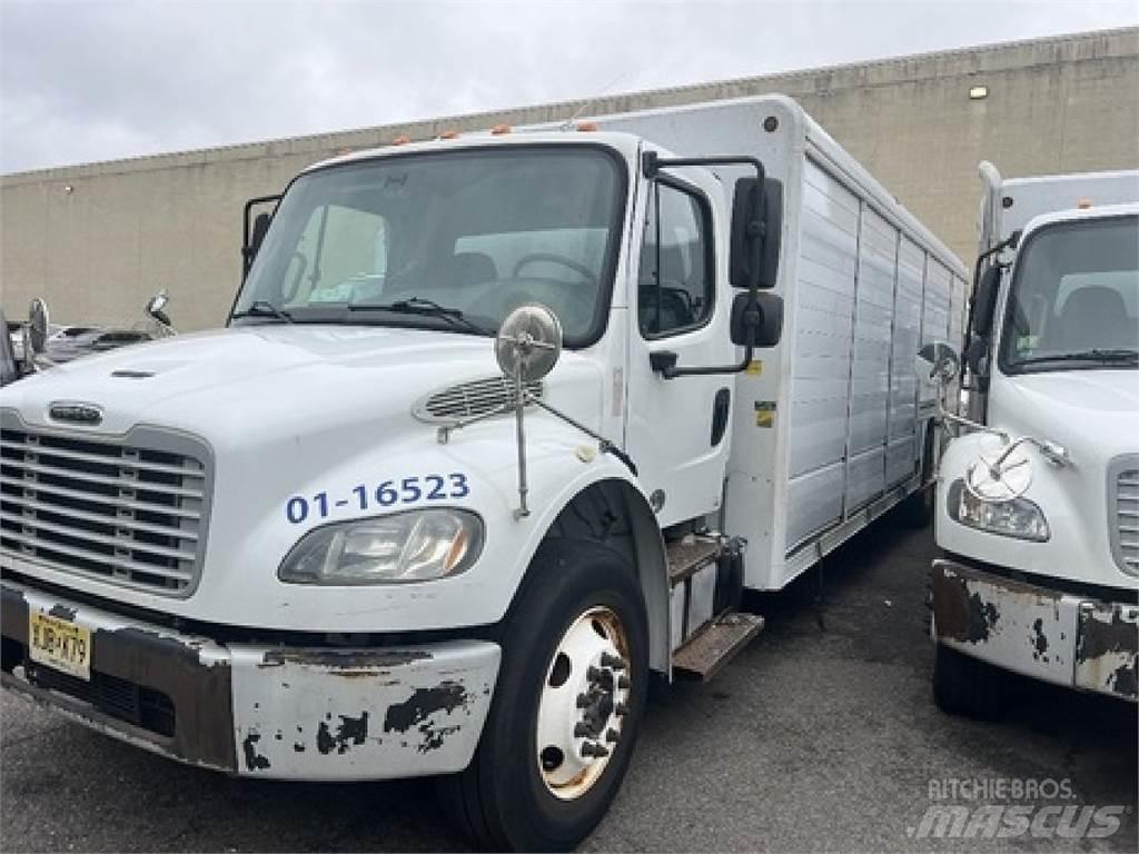 Freightliner M2106 음료 배달 트럭