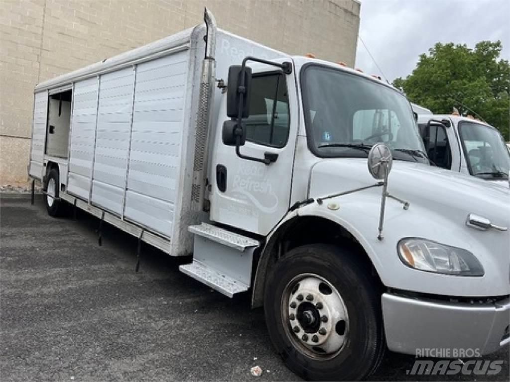 Freightliner M2106 음료 배달 트럭