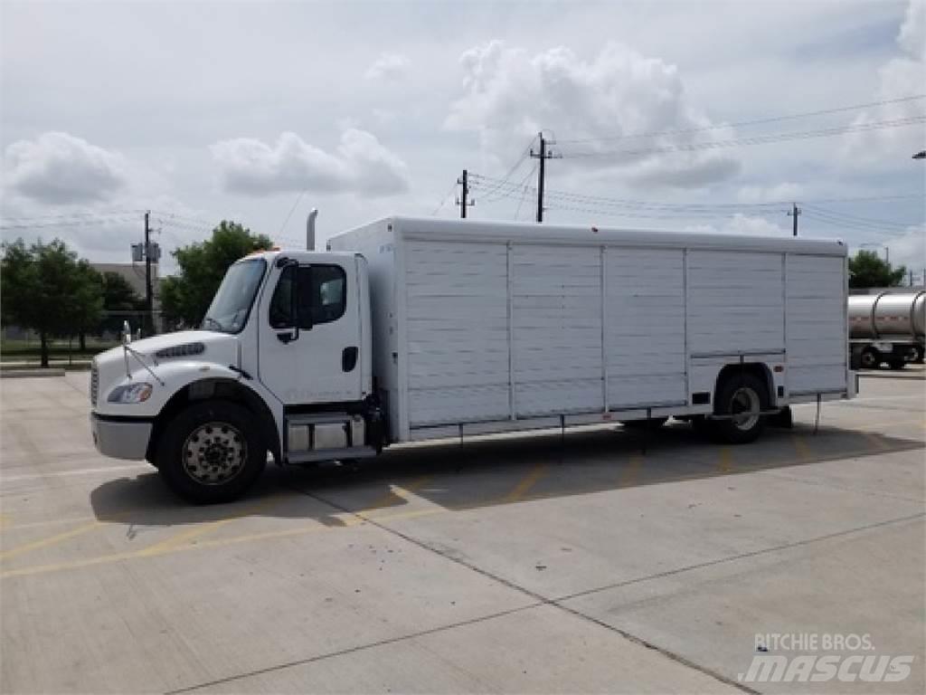 Freightliner M2106 음료 배달 트럭