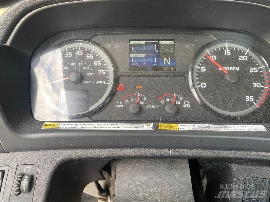 Hino 338 새시 운전실 트럭