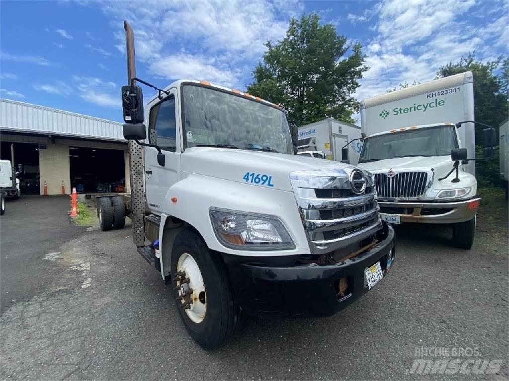Hino 338 새시 운전실 트럭