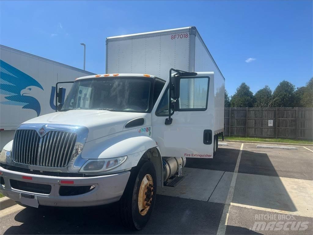 International 4300 탑차 트럭