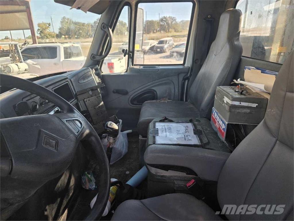 International 4400 기타 트럭