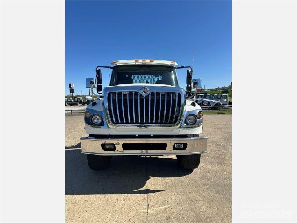 International 7600 회수 차량