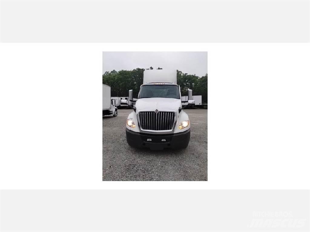 International LT 트랙터 유닛