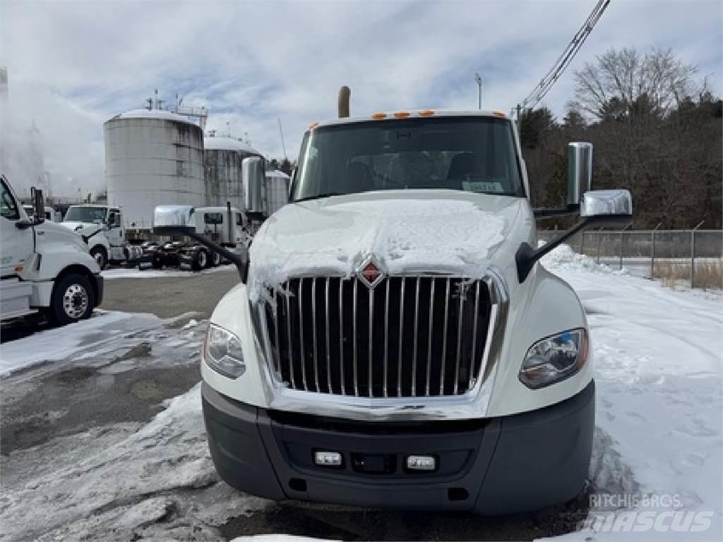 International LT625 트랙터 유닛