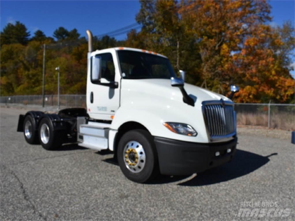 International LT625 트랙터 유닛