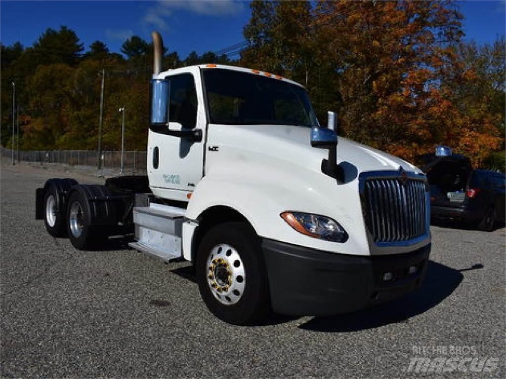 International LT625 트랙터 유닛