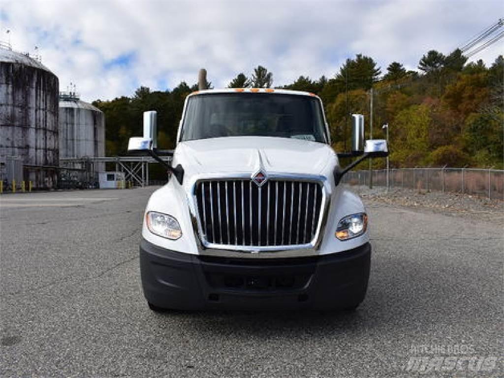 International LT625 트랙터 유닛
