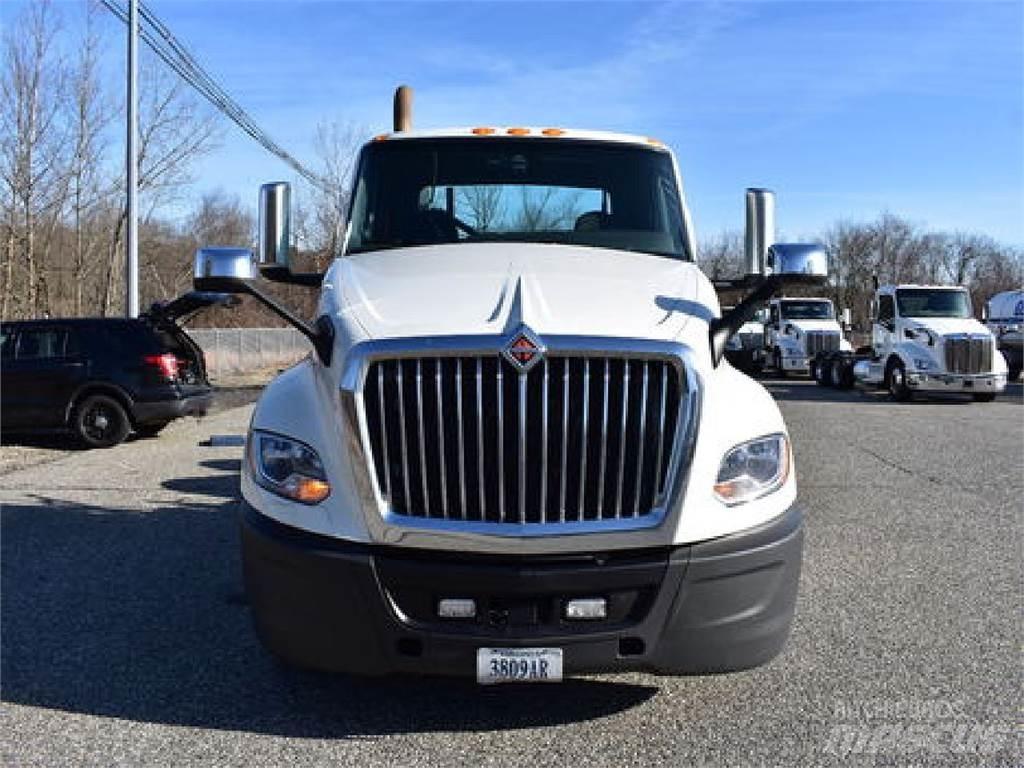 International LT625 트랙터 유닛