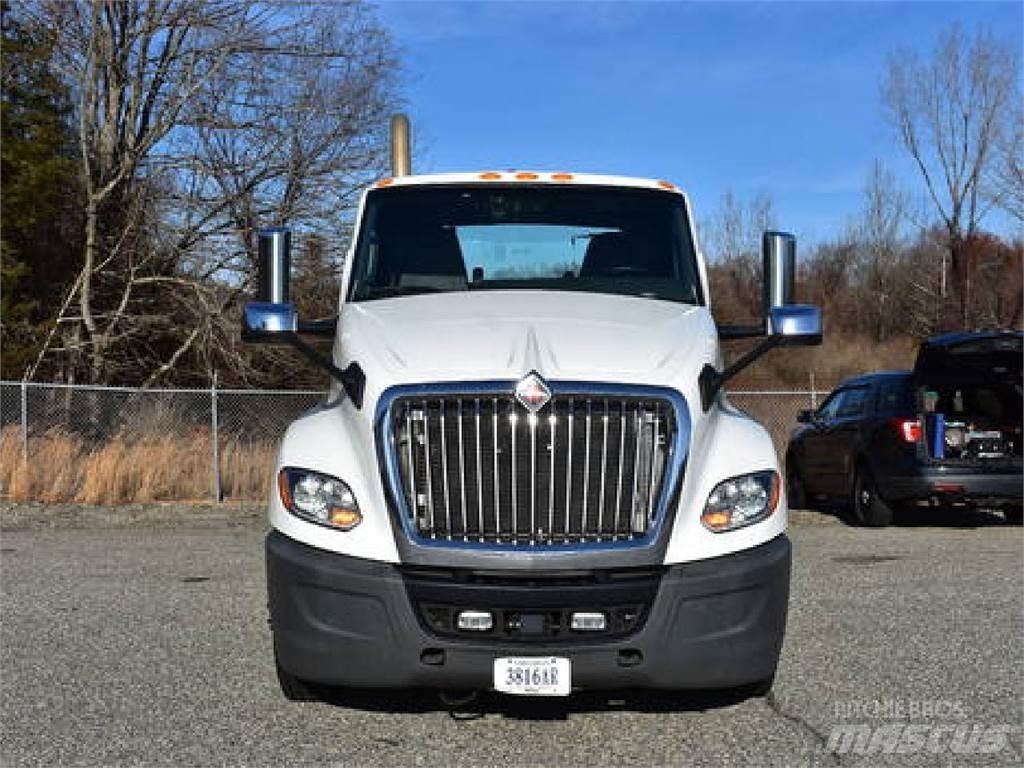 International LT625 트랙터 유닛