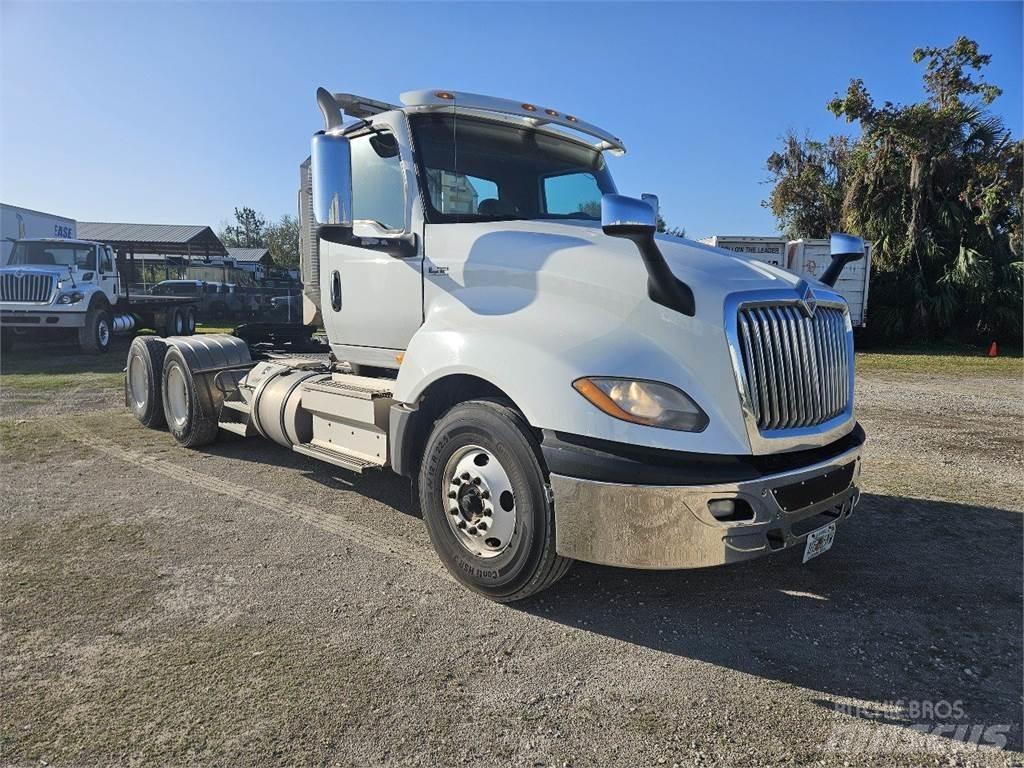 International LT625 트랙터 유닛