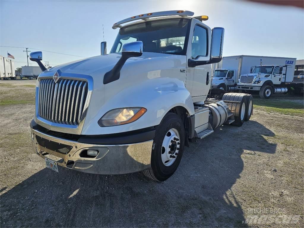 International LT625 트랙터 유닛