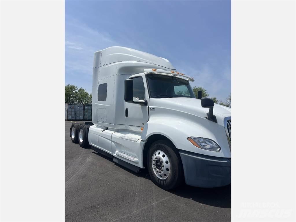 International LT625 트랙터 유닛