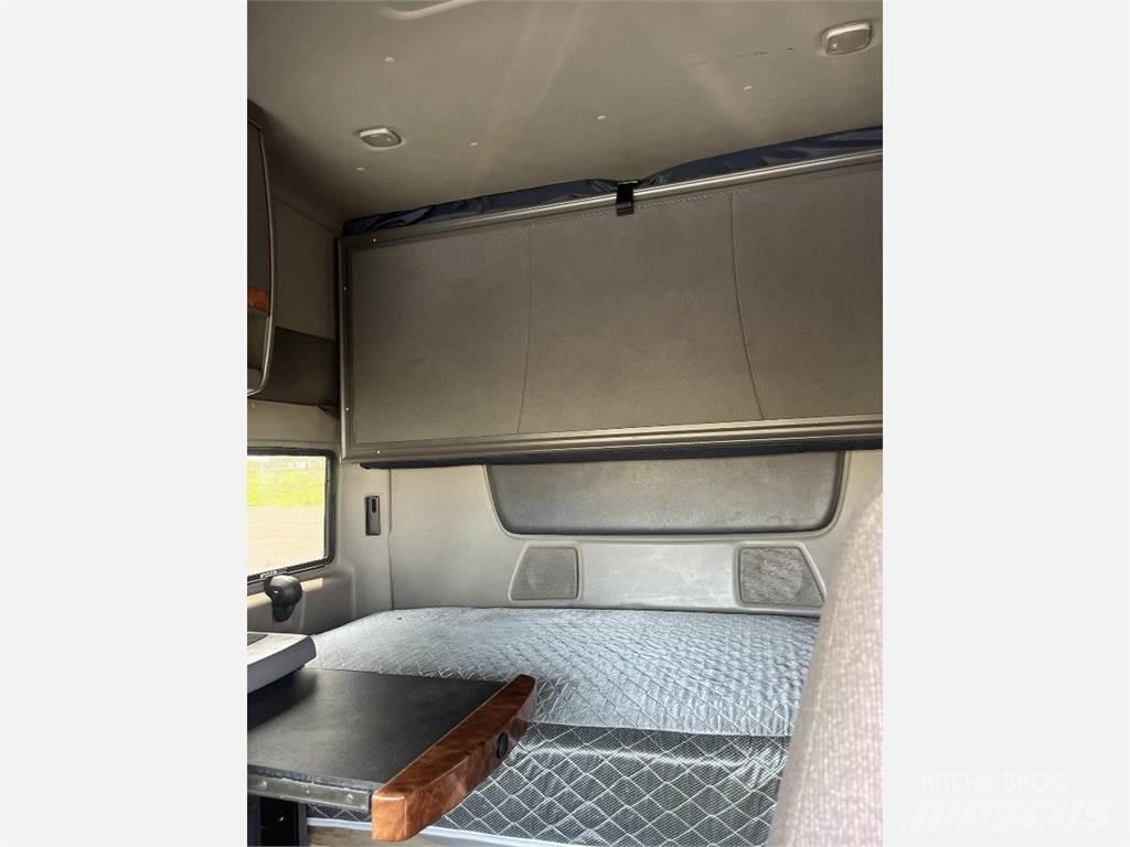 International LT625 트랙터 유닛
