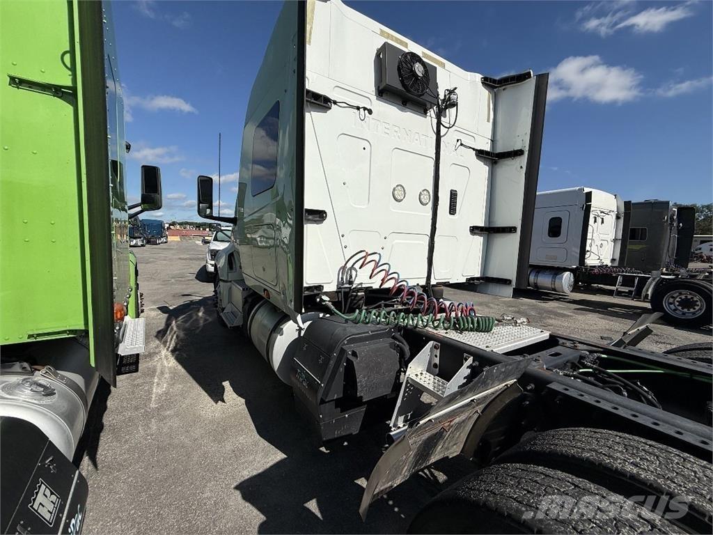 International LT625 트랙터 유닛