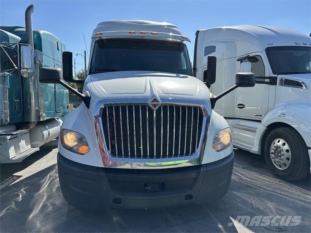 International LT625 트랙터 유닛