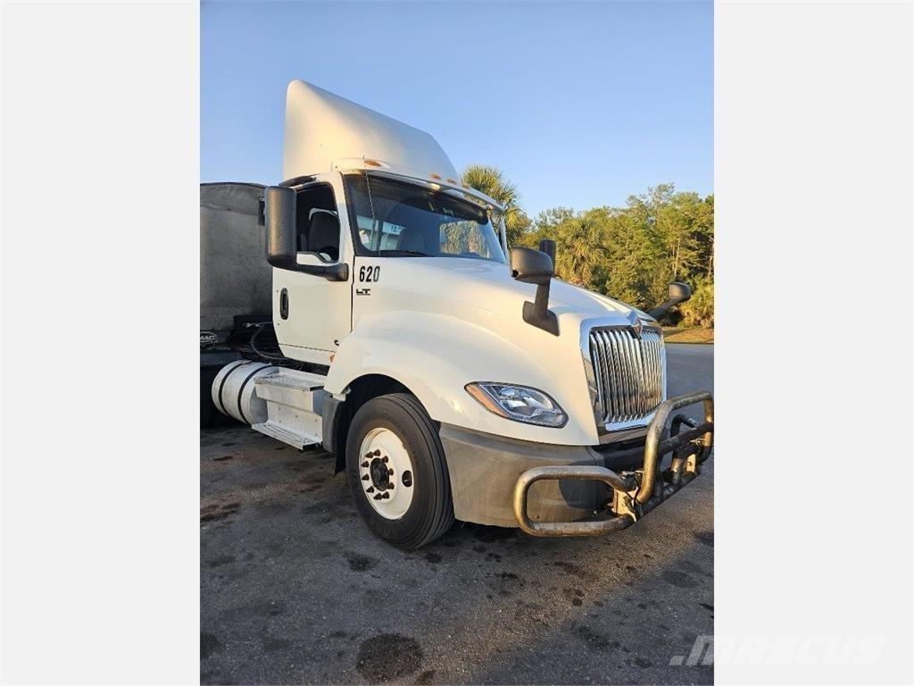 International LT625 트랙터 유닛