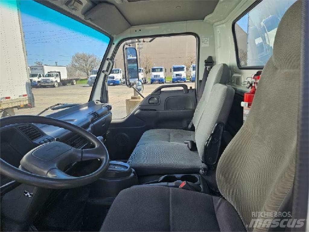 Isuzu NPR 탑차 트럭