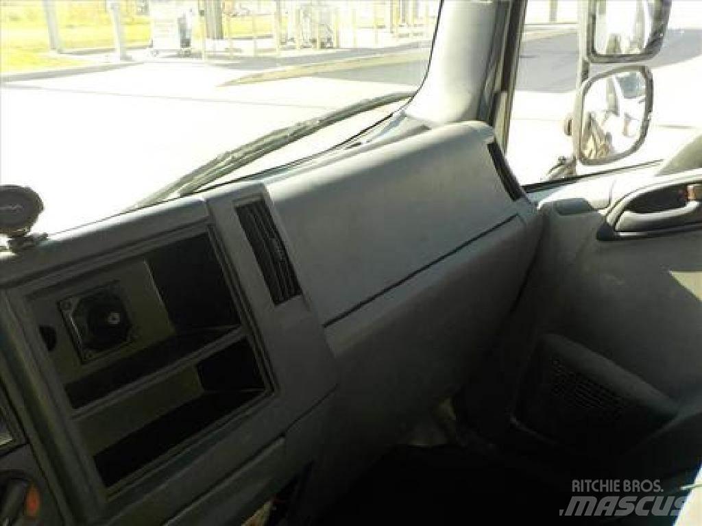 Isuzu NRR 음료 배달 트럭
