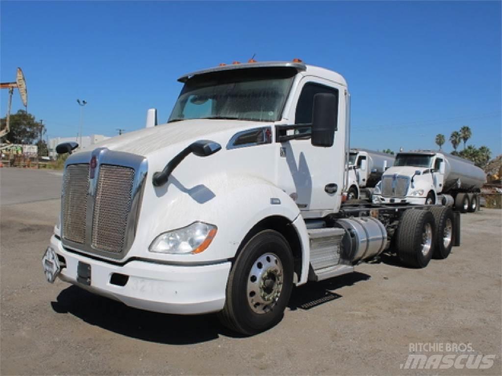 Kenworth T680 새시 운전실 트럭