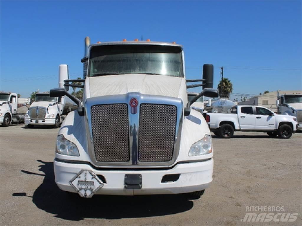 Kenworth T680 새시 운전실 트럭
