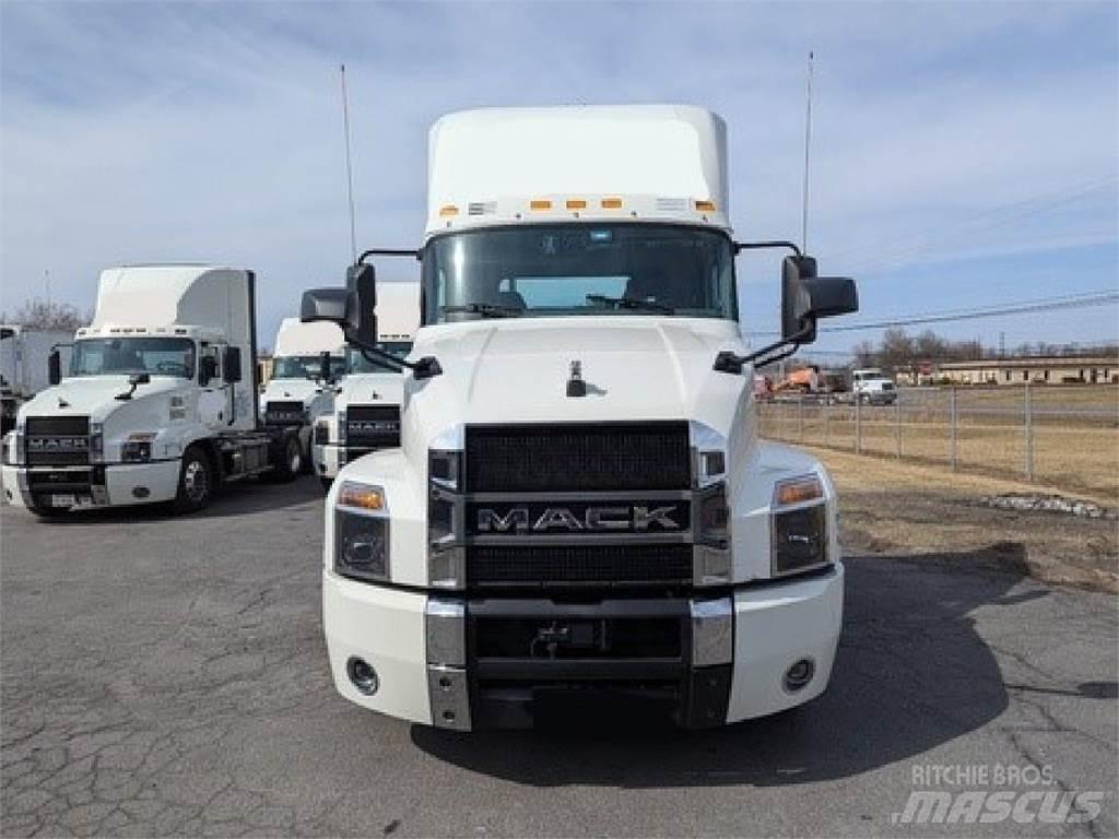 Mack AN64T 트랙터 유닛
