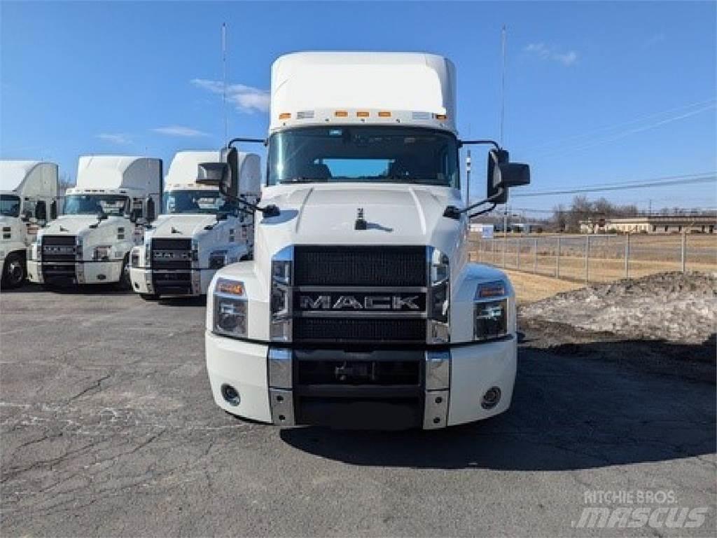 Mack AN64T 트랙터 유닛
