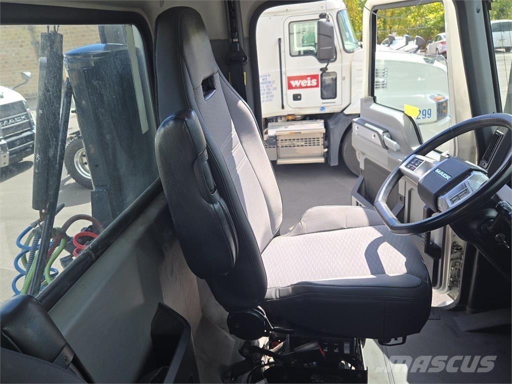 Mack AN64T 트랙터 유닛