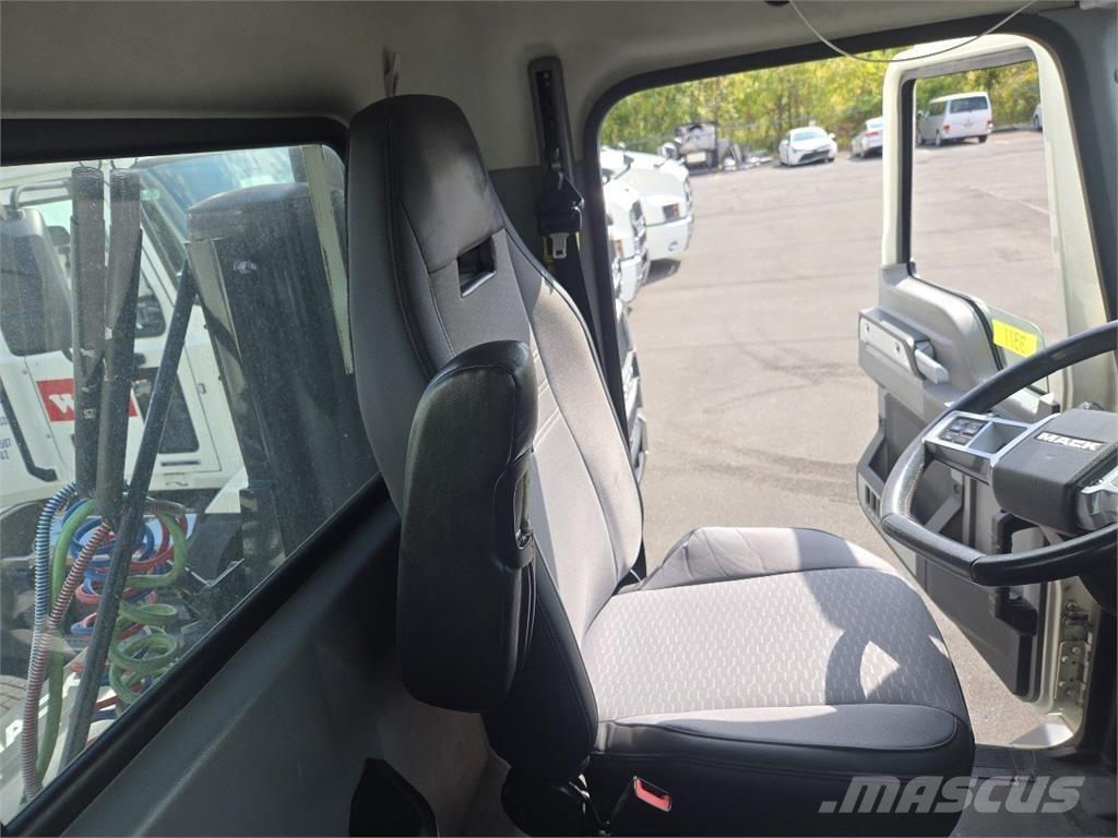 Mack AN64T 트랙터 유닛