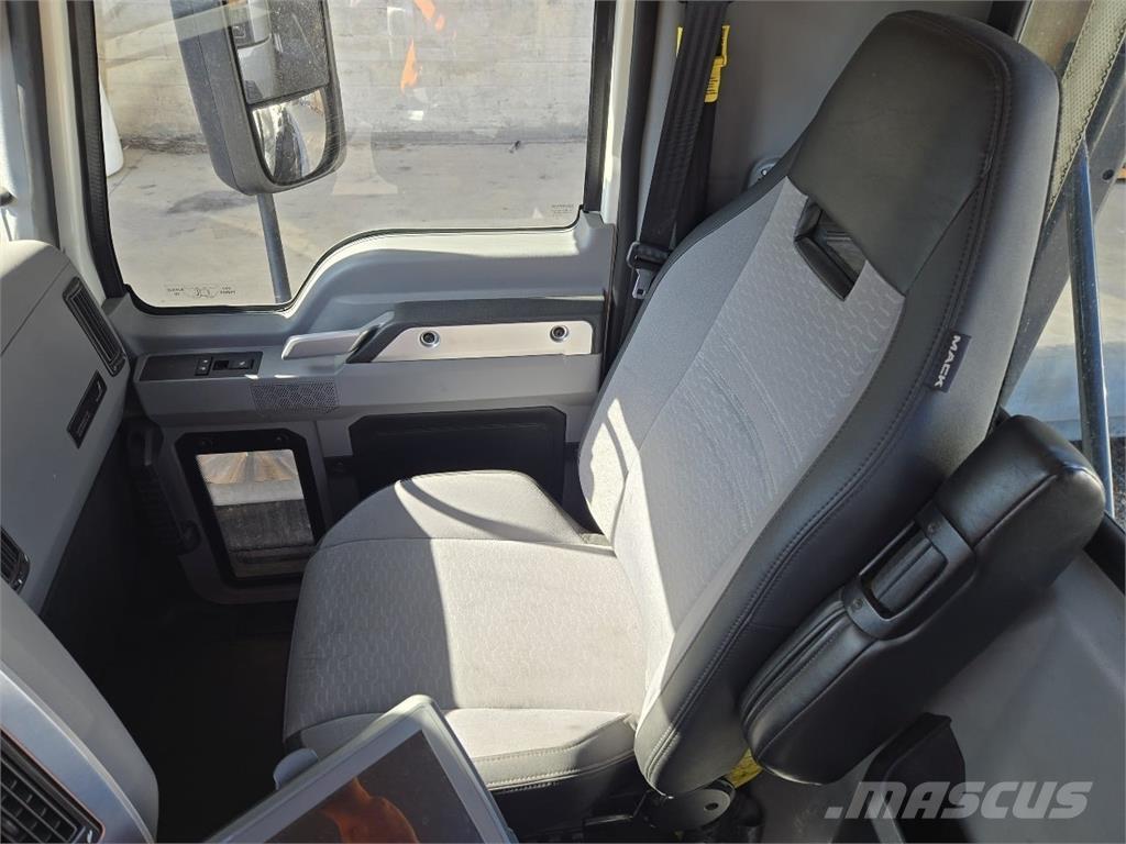 Mack AN64T 트랙터 유닛