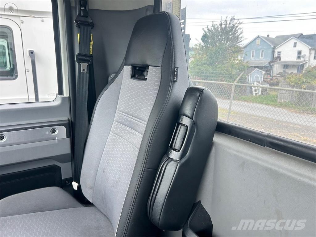 Mack AN64T 트랙터 유닛