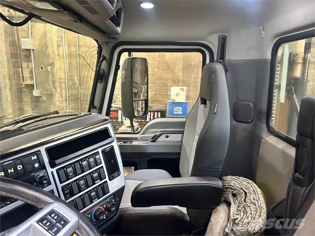 Mack AN64T 트랙터 유닛