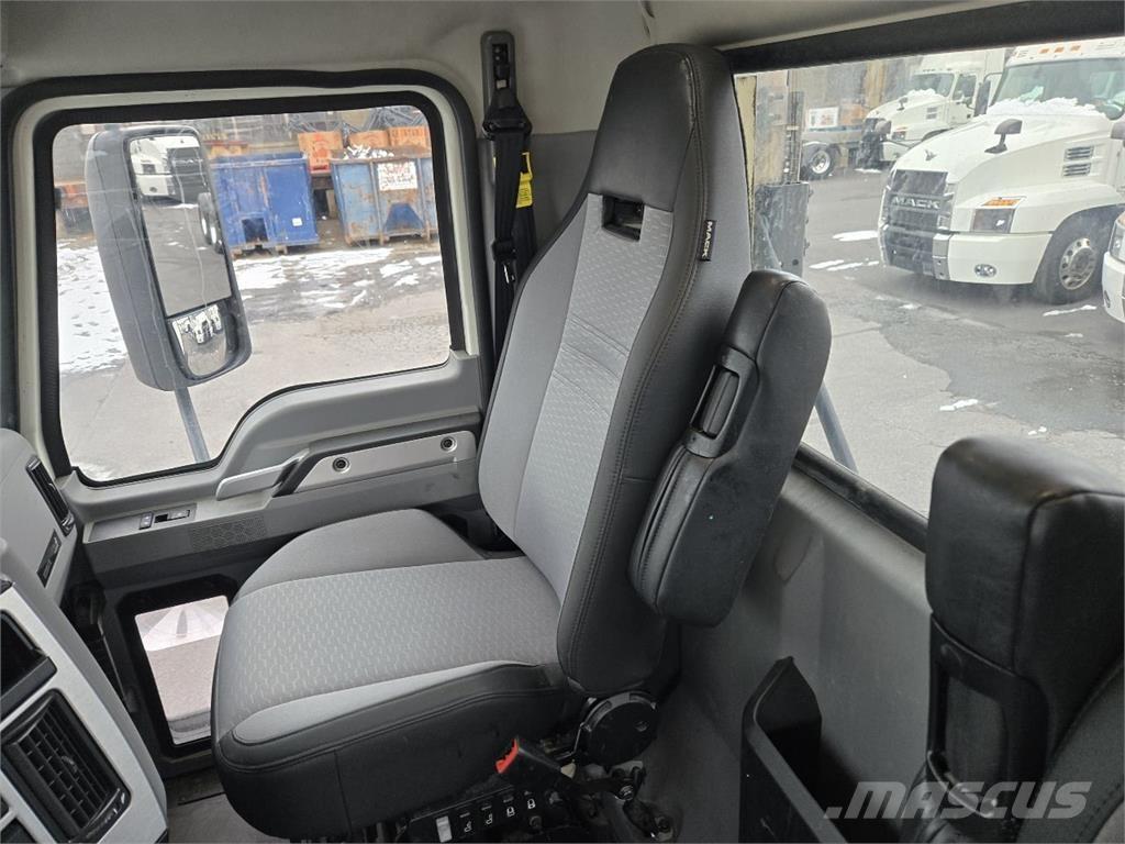 Mack AN64T 트랙터 유닛