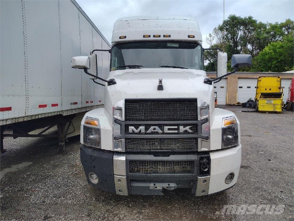Mack Anthem 64T 트랙터 유닛