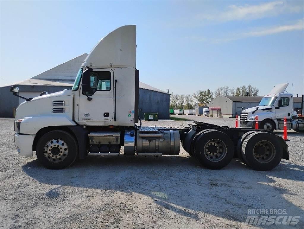 Mack Anthem AN64T 트랙터 유닛