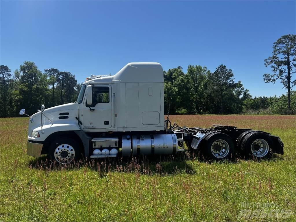 Mack CXU 613 트랙터 유닛