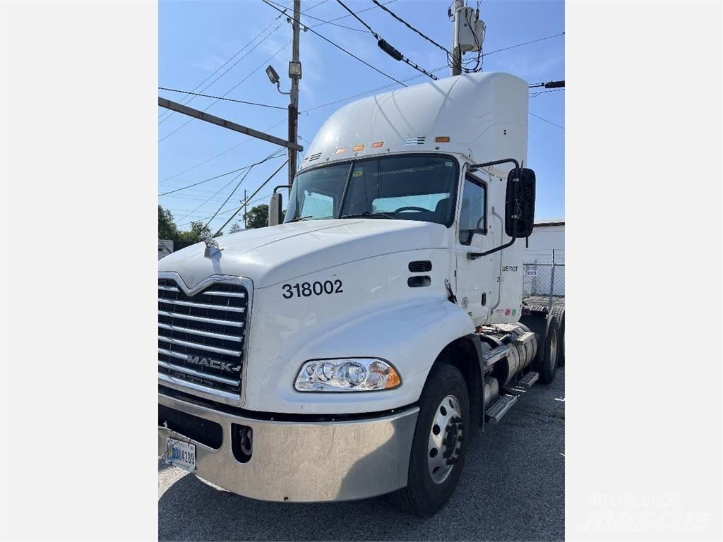 Mack CXU613 트랙터 유닛