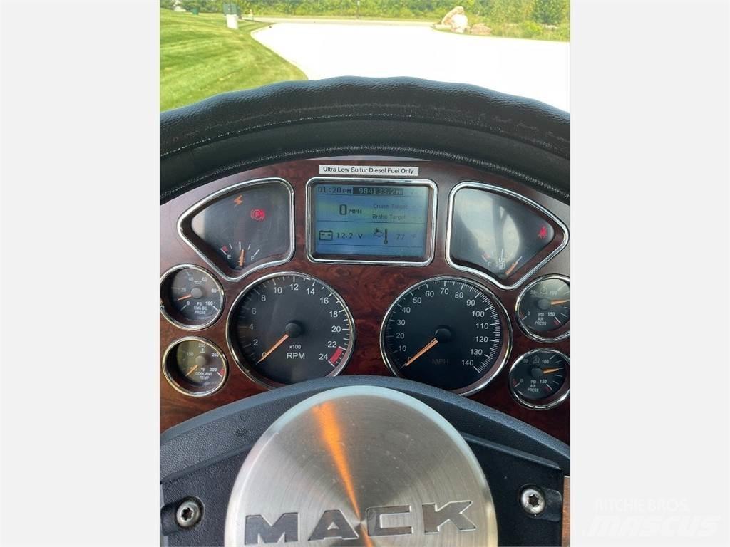 Mack CXU613 트랙터 유닛