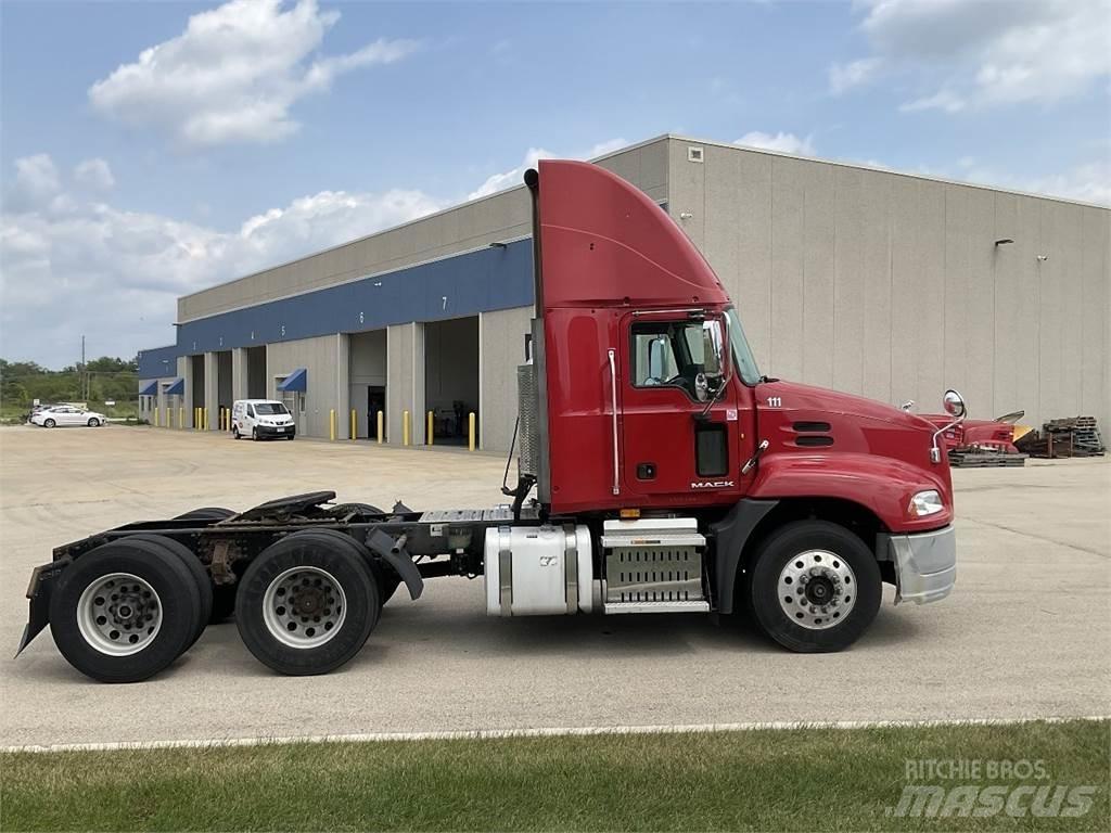 Mack CXU613 기타 트럭
