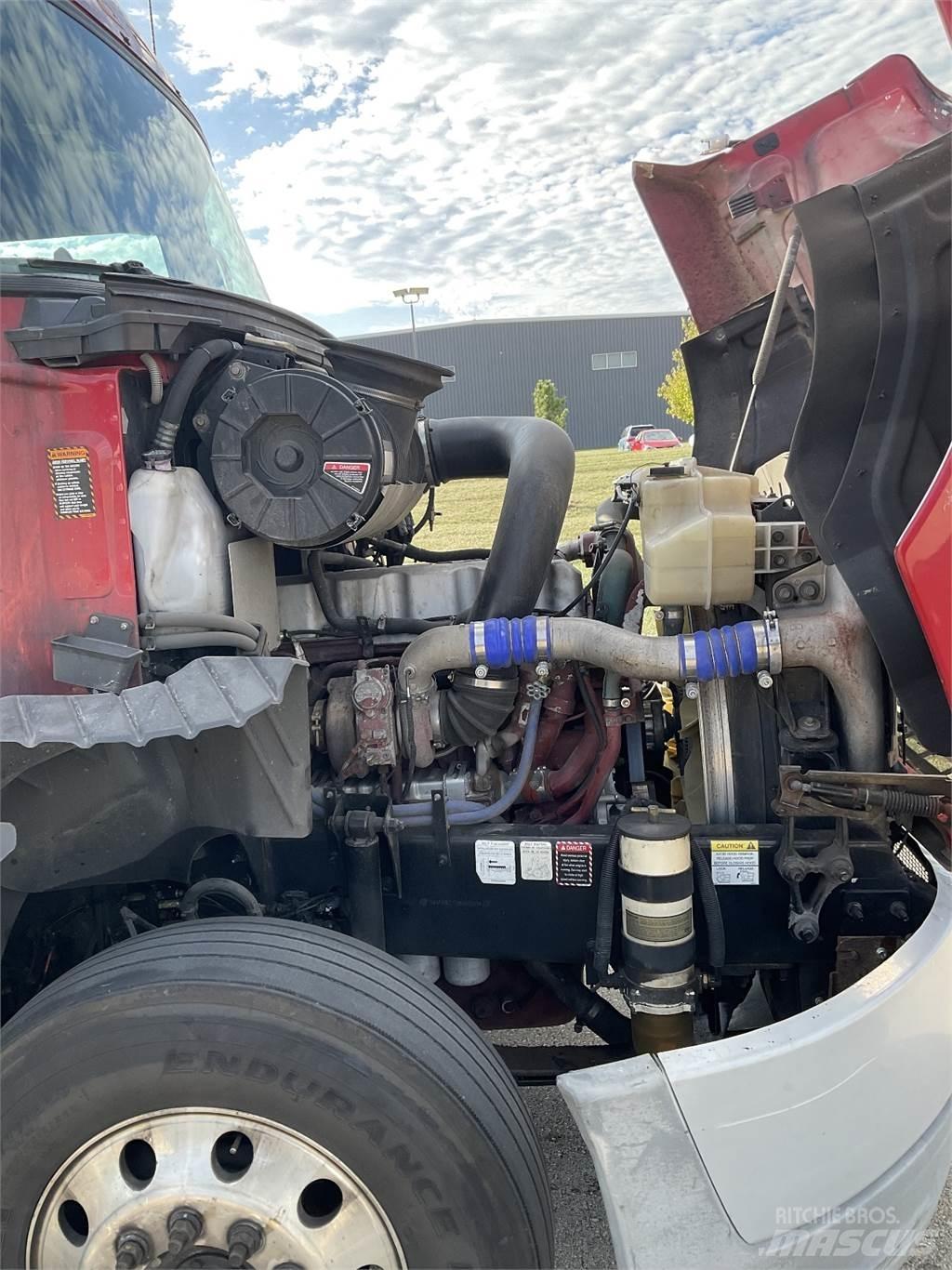 Mack CXU613 트랙터 유닛