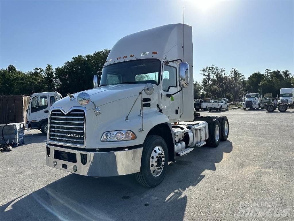 Mack CXU613 트랙터 유닛