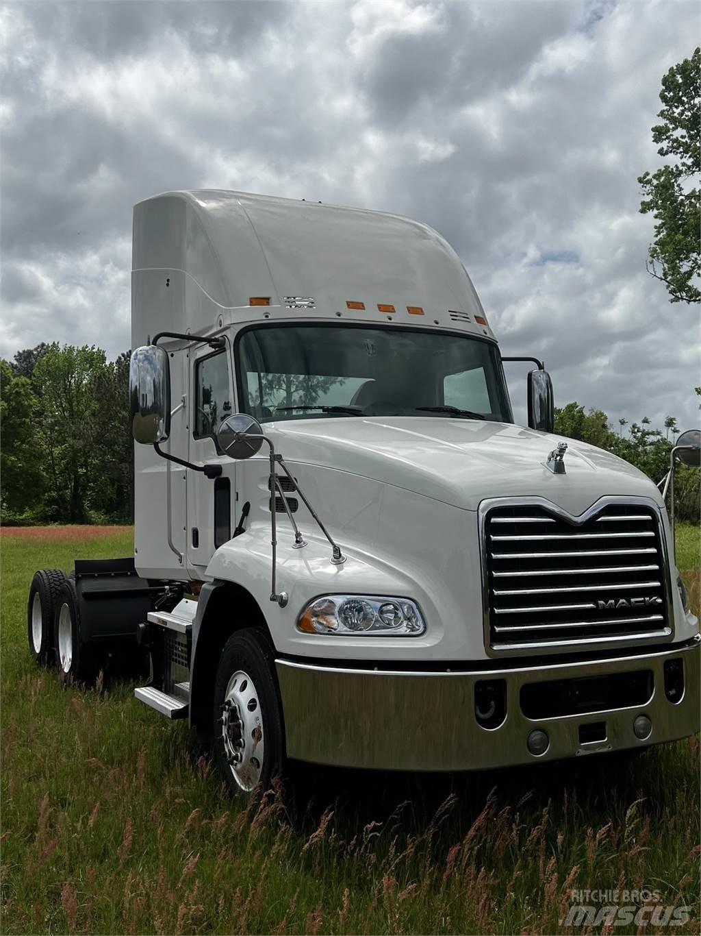 Mack CXU613 트랙터 유닛