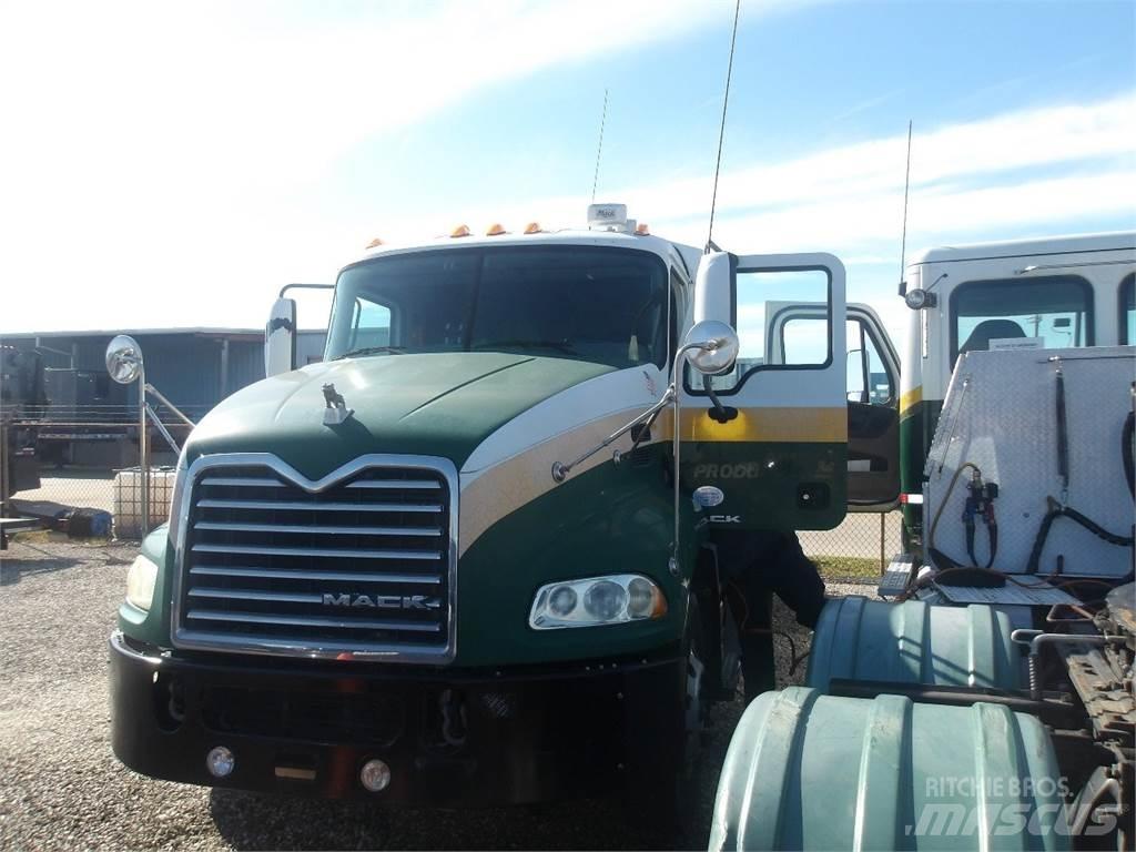 Mack CXU613 트랙터 유닛
