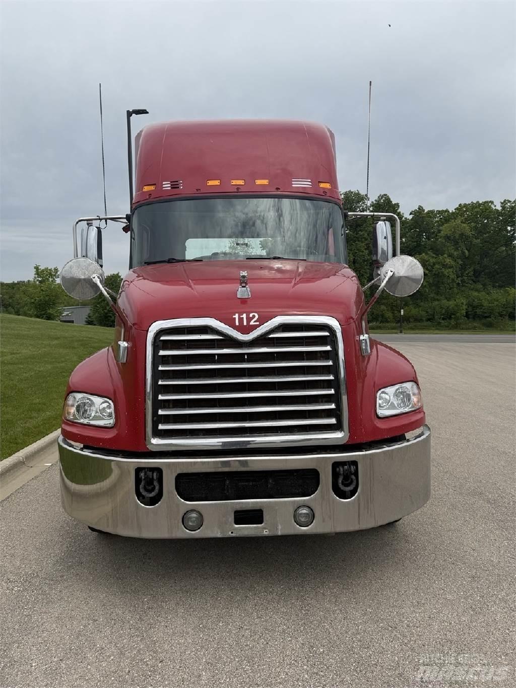 Mack CXU613 트랙터 유닛
