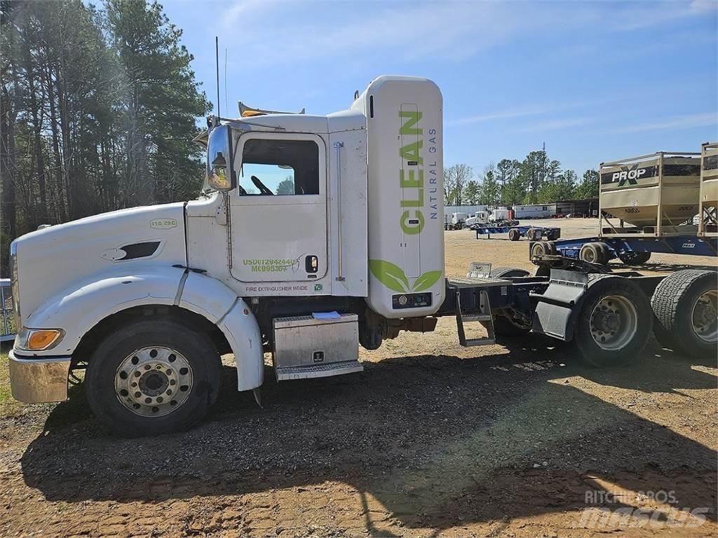 Peterbilt 384 트랙터 유닛
