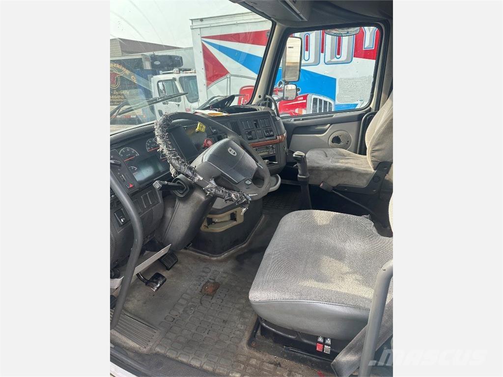 Volvo VNL 트랙터 유닛