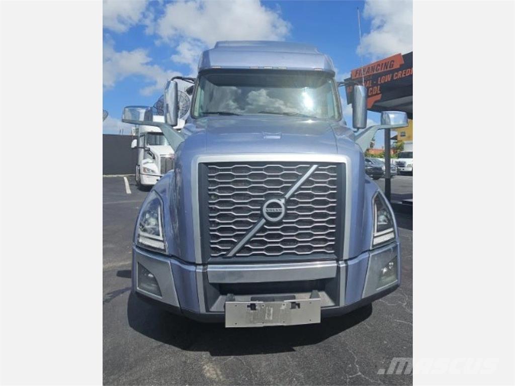 Volvo VNL64T760 트랙터 유닛