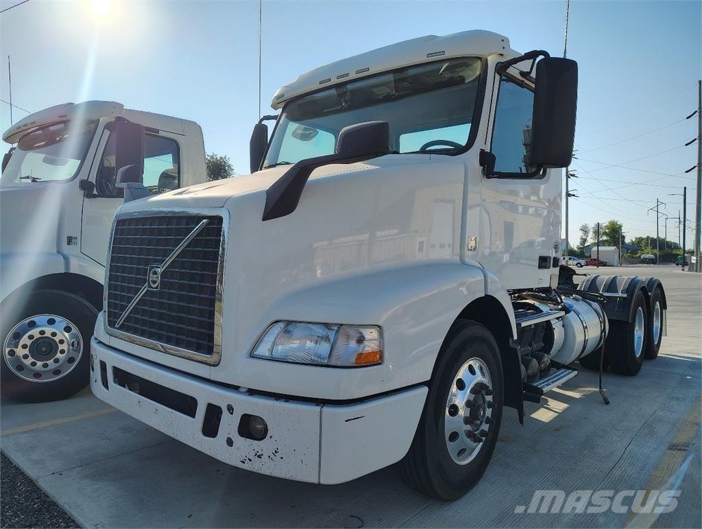 Volvo VNM64T200 트랙터 유닛